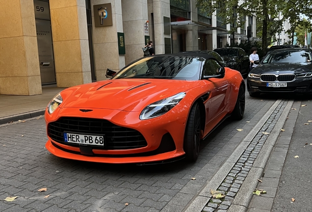 Aston Martin DB12 Volante