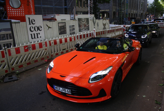 Aston Martin DB12 Volante