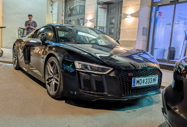 Audi R8 V10 Plus 2015