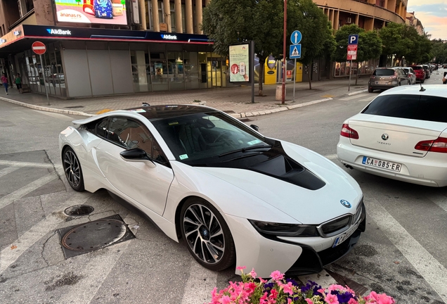 BMW i8