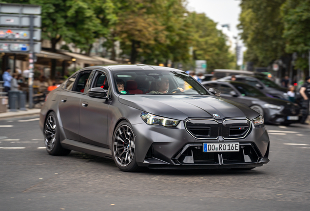 BMW M5 G90