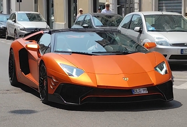 Lamborghini Aventador LP700-4 Roadster