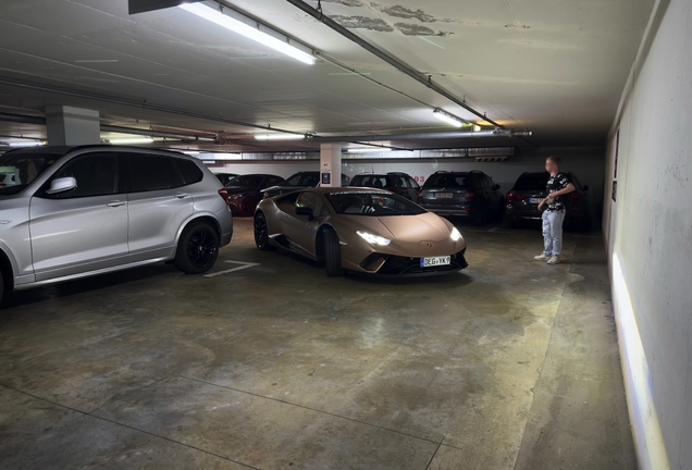 Lamborghini Huracán LP640-4 Performante