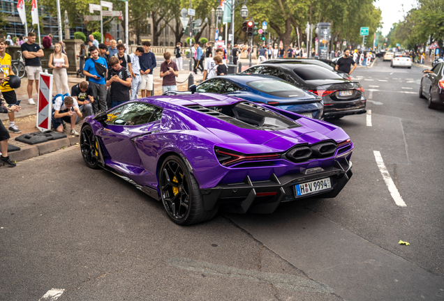 Lamborghini Revuelto