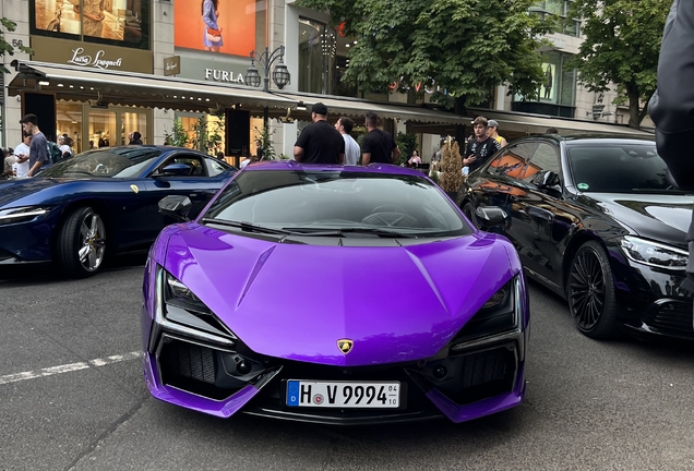 Lamborghini Revuelto