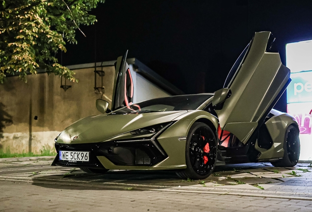 Lamborghini Revuelto
