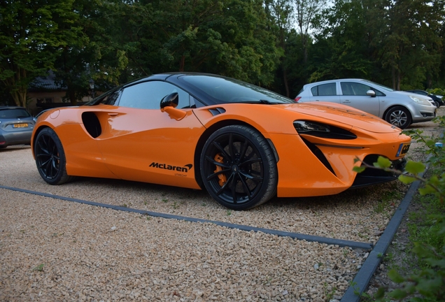 McLaren Artura Spider