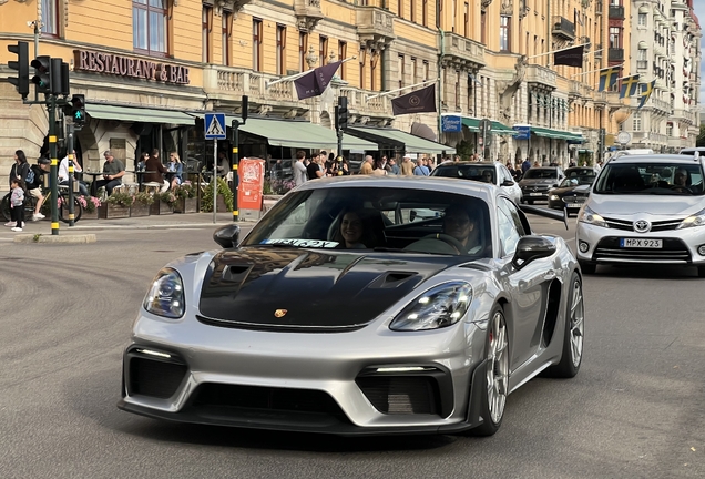 Porsche 718 Cayman GT4 RS Weissach Package
