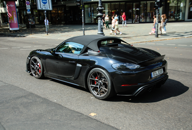 Porsche 718 Spyder RS