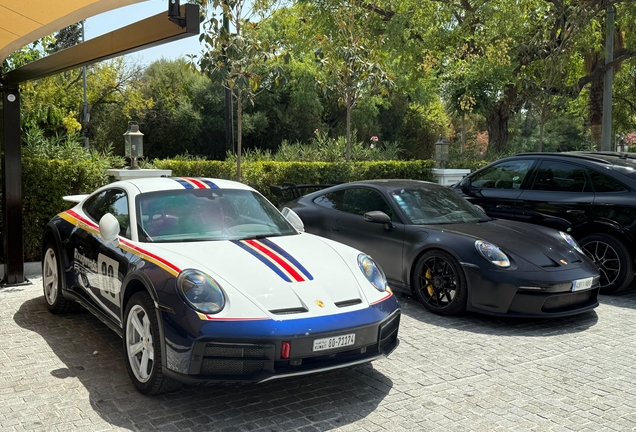 Porsche 992 dakar