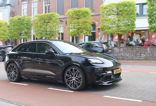 Porsche Macan EV Turbo