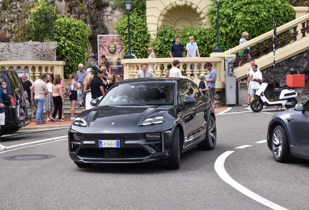 Porsche Macan EV Turbo