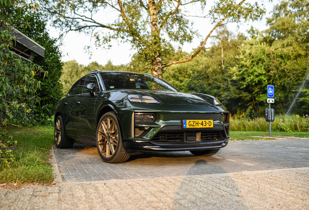 Porsche Macan EV Turbo