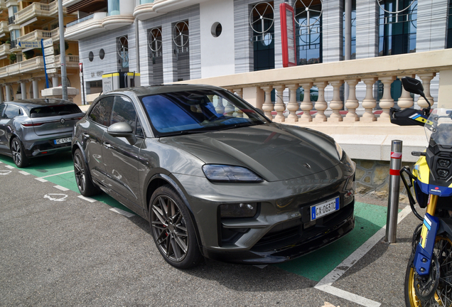Porsche Macan EV Turbo