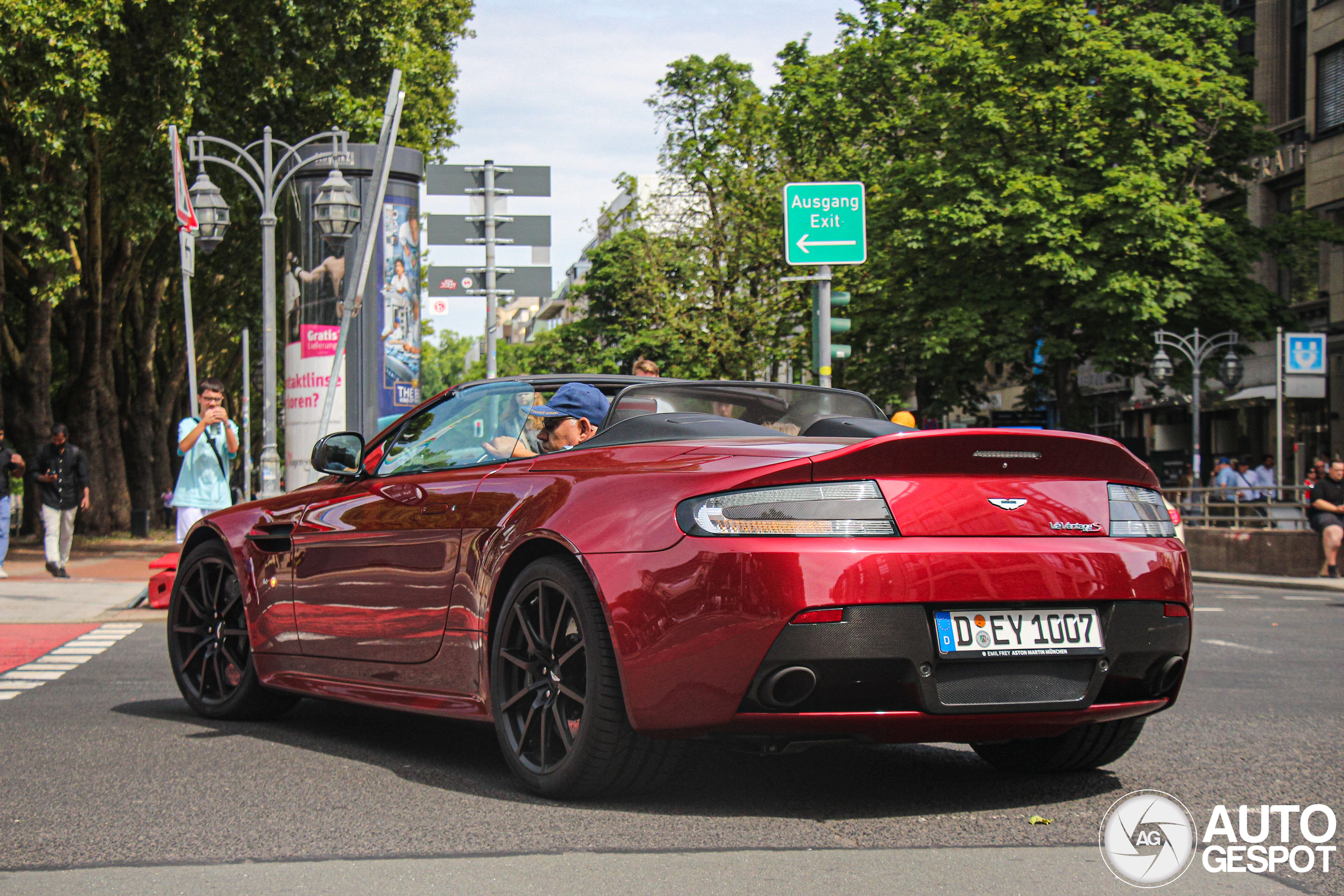 Aston Martin V12 Vantage S Roadster - 17 August 2025 - Autogespot