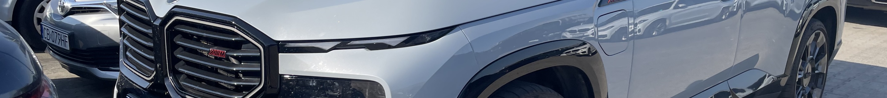 BMW XM G09 Label Red