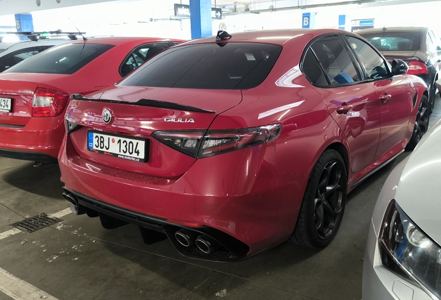 Alfa Romeo Giulia Quadrifoglio 2023