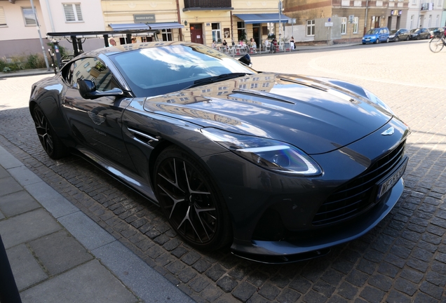 Aston Martin DB12