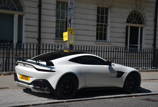 Aston Martin V8 Vantage 2018