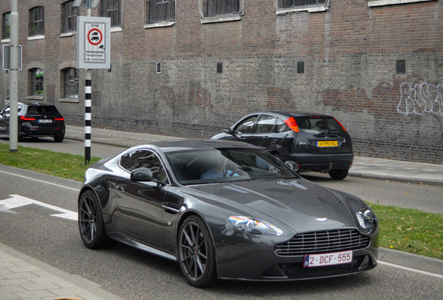 Aston Martin V8 Vantage S