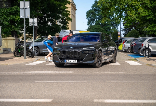 BMW M760e xDrive