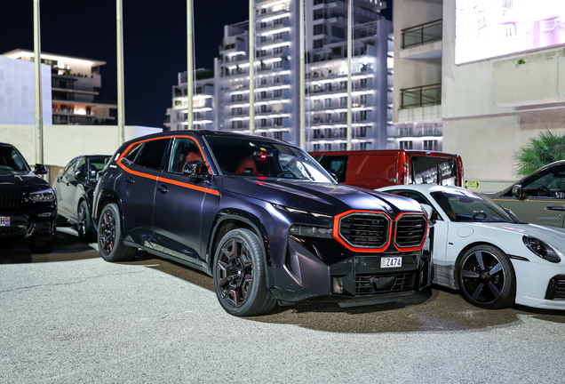 BMW XM G09 Label Red