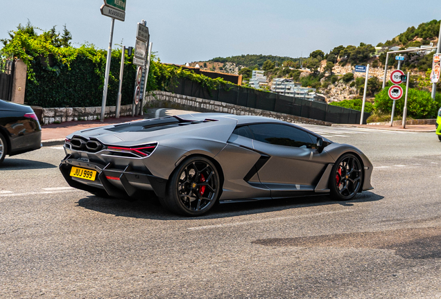 Lamborghini Revuelto