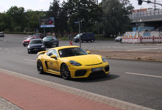 Porsche 718 Cayman GT4