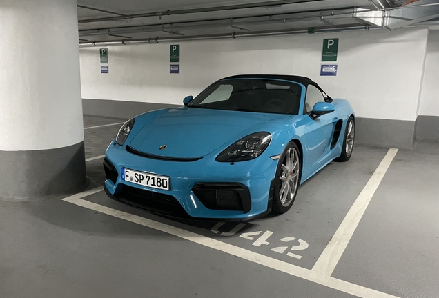 718 sunny  Porsche 718 Spyder with 20