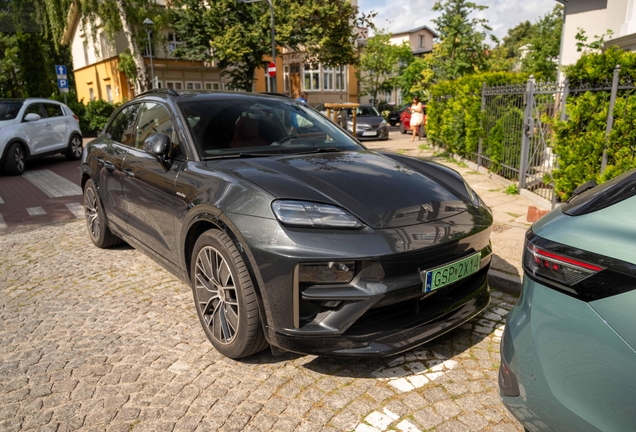 Porsche Macan EV Turbo