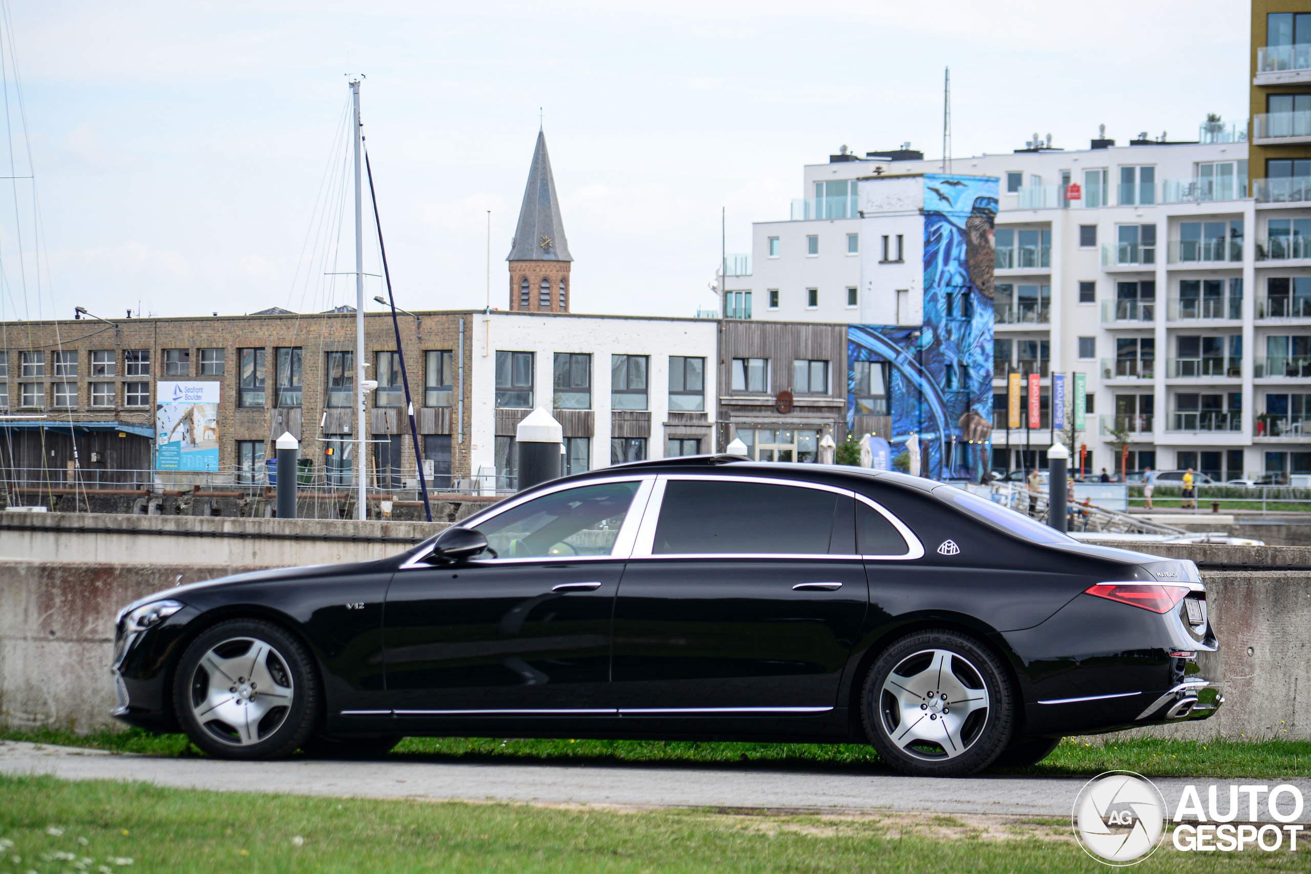 Mercedes-Maybach S 680 Night Series 1:18 Norev – Limited Edition 2000 Pz Opalitweiss Magno