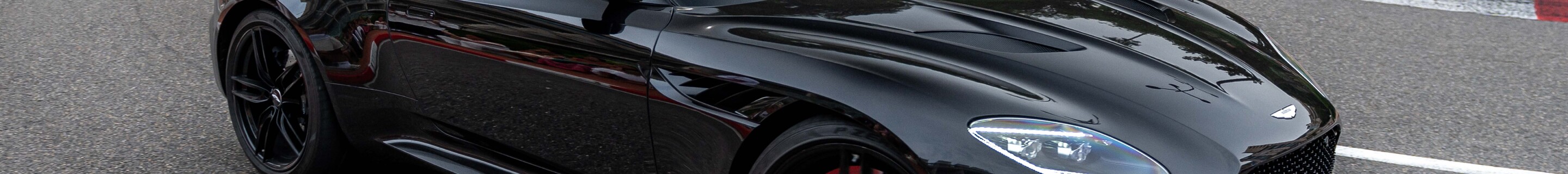 Aston Martin DBS Superleggera