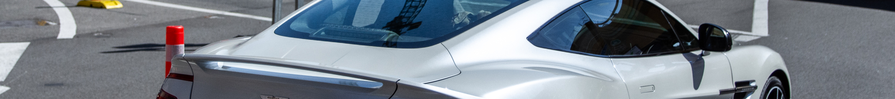 Aston Martin Vanquish 2013