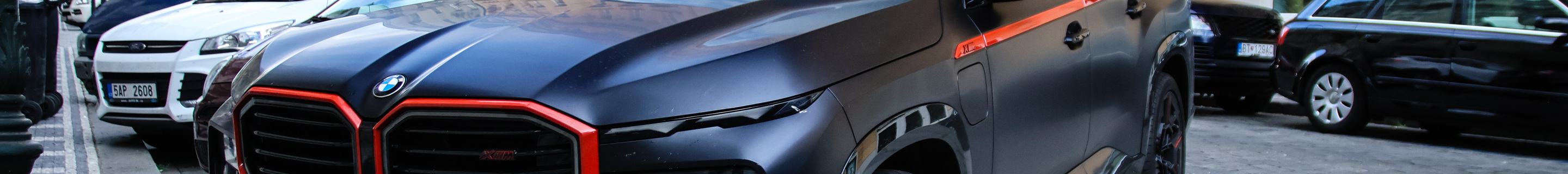 BMW XM G09 Label Red