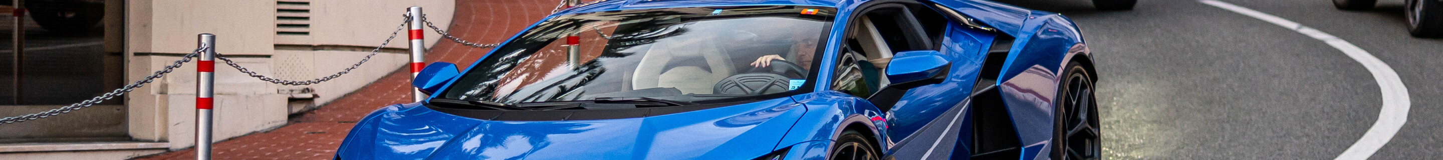 Lamborghini Revuelto