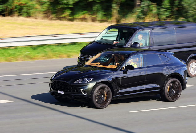 Aston Martin DBX