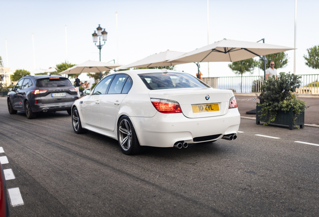 BMW M5 E60 2005