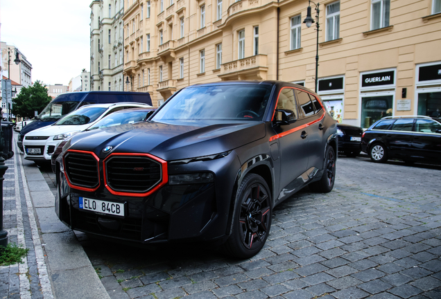 BMW XM G09 Label Red