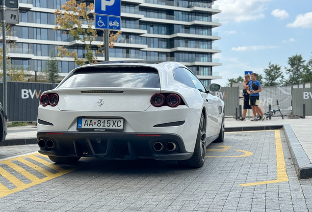 Ferrari GTC4Lusso T
