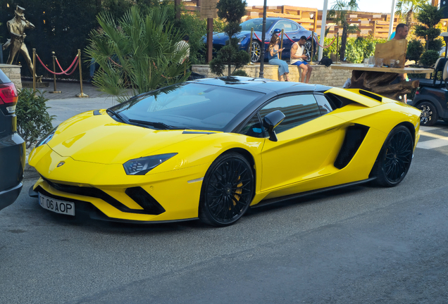 Lamborghini Aventador S LP740-4 Roadster