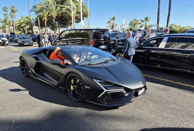 Lamborghini Revuelto