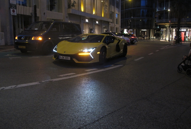 Lamborghini Revuelto