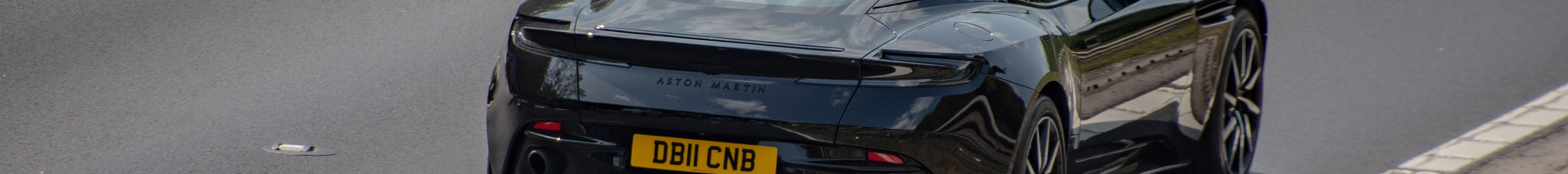 Aston Martin DB11 V8
