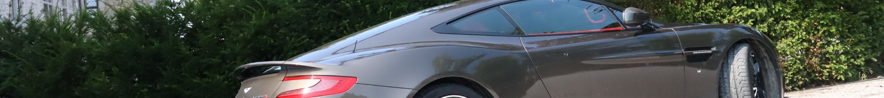 Aston Martin Vanquish S 2017