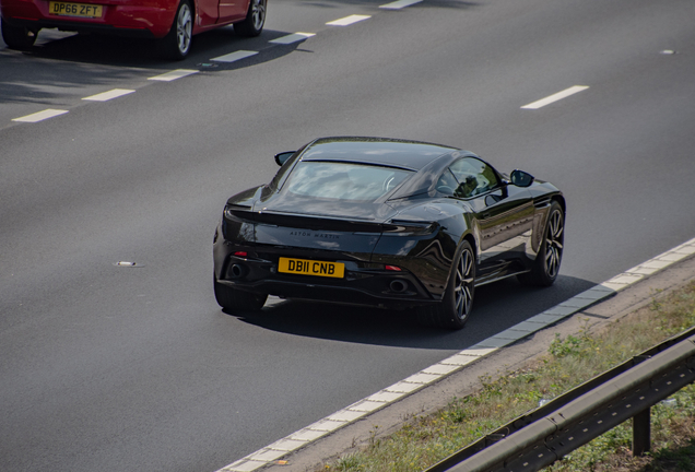 Aston Martin DB11 V8