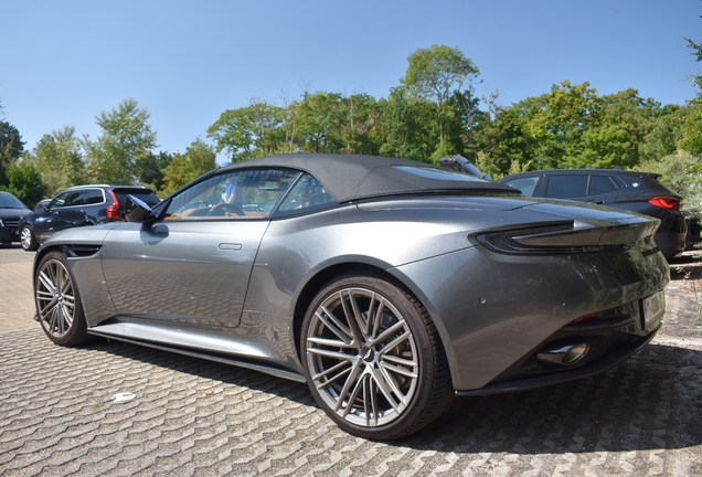 Aston Martin DB12 Volante