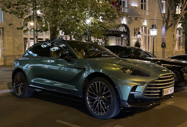 Aston Martin DBX707
