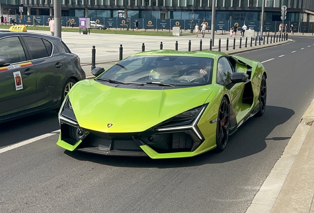 Lamborghini Revuelto