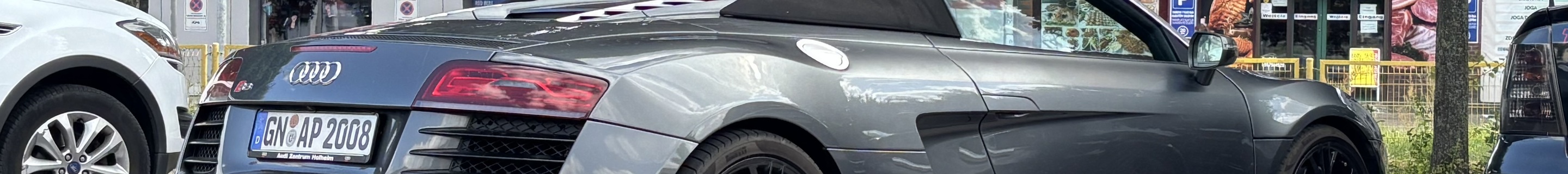 Audi R8 V8 Spyder 2013