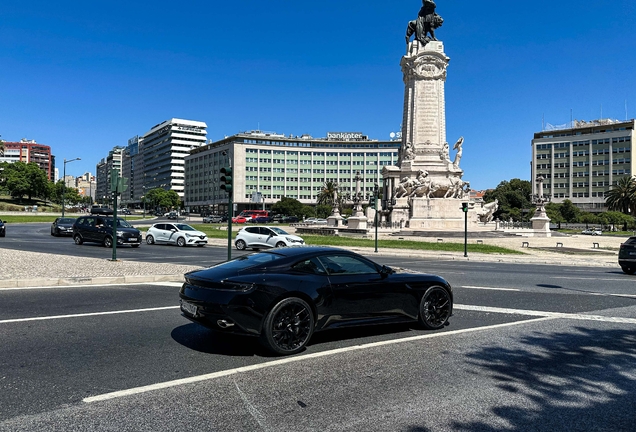 Aston Martin DB12